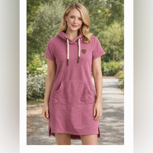 Wanakome Dresses & Skirts - Nwot Wanakome Pink Hooded Dress with Front Pocket